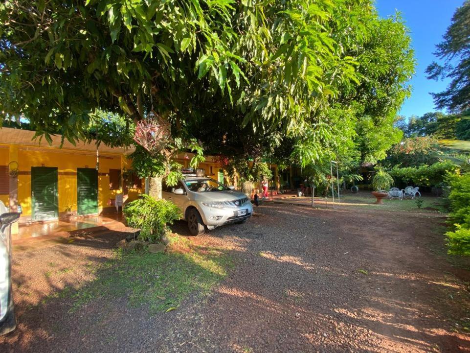 Hotel Y Residencial Amigos Puerto Iguazú Esterno foto