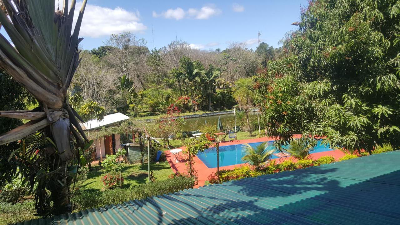 Hotel Y Residencial Amigos Puerto Iguazú Esterno foto