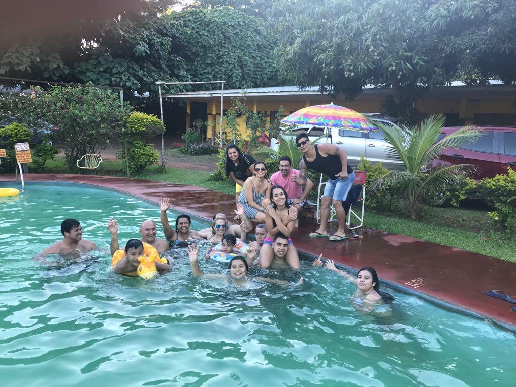 Hotel Y Residencial Amigos Puerto Iguazú Esterno foto